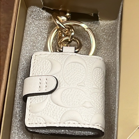 COACH Wallet & Key Ring Picture Frame Charm In Signature Leather NIB - Picture 3 of 12